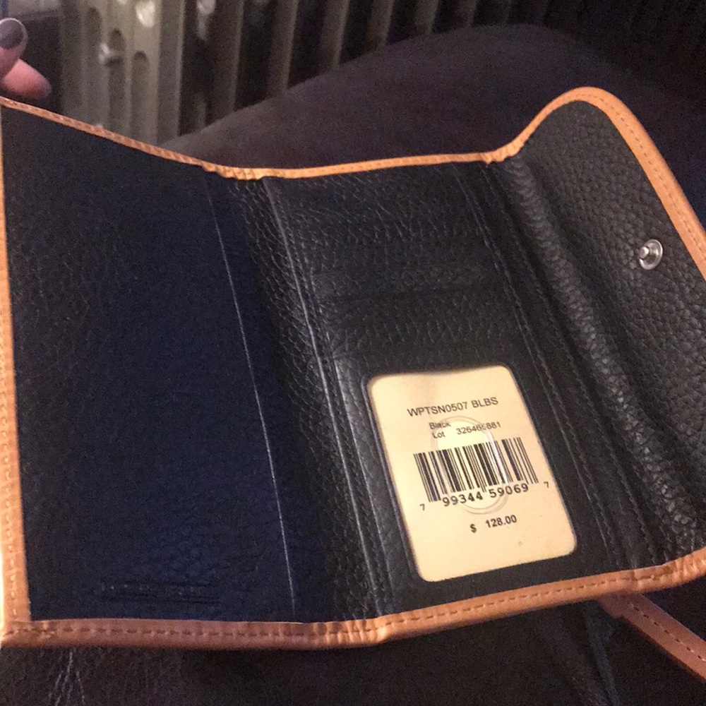 Selling a Downey &bourke wallet - Picture 2 of 3